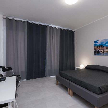 Travelershome Ciampino Airport Guesthouse 600M To Airport Buitenkant foto