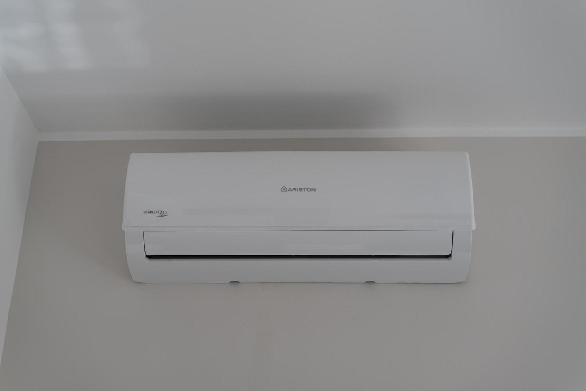 Travelershome Ciampino Airport Guesthouse 600M To Airport Buitenkant foto