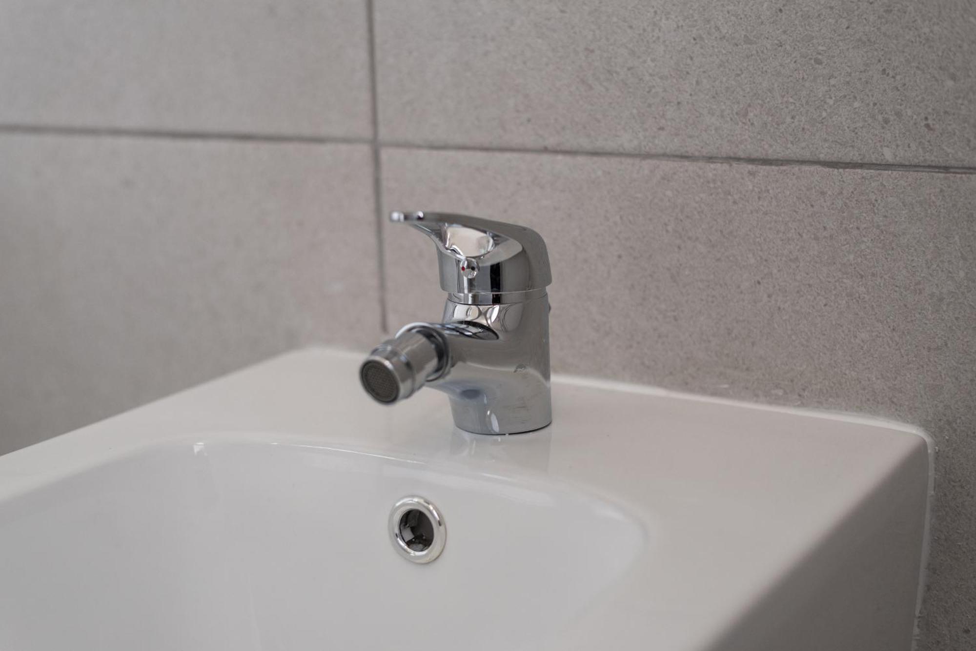 Travelershome Ciampino Airport Guesthouse 600M To Airport Buitenkant foto