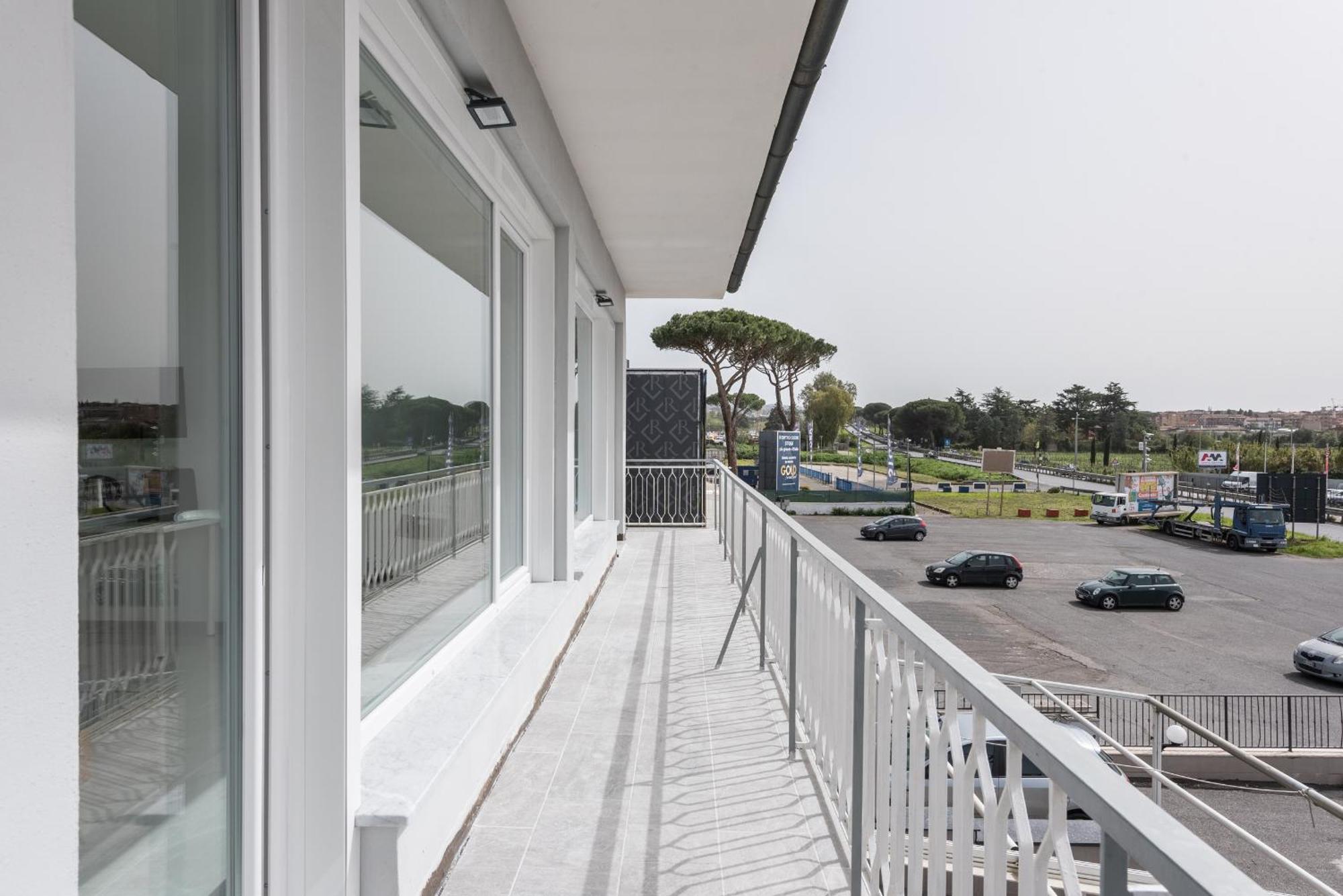Travelershome Ciampino Airport Guesthouse 600M To Airport Buitenkant foto
