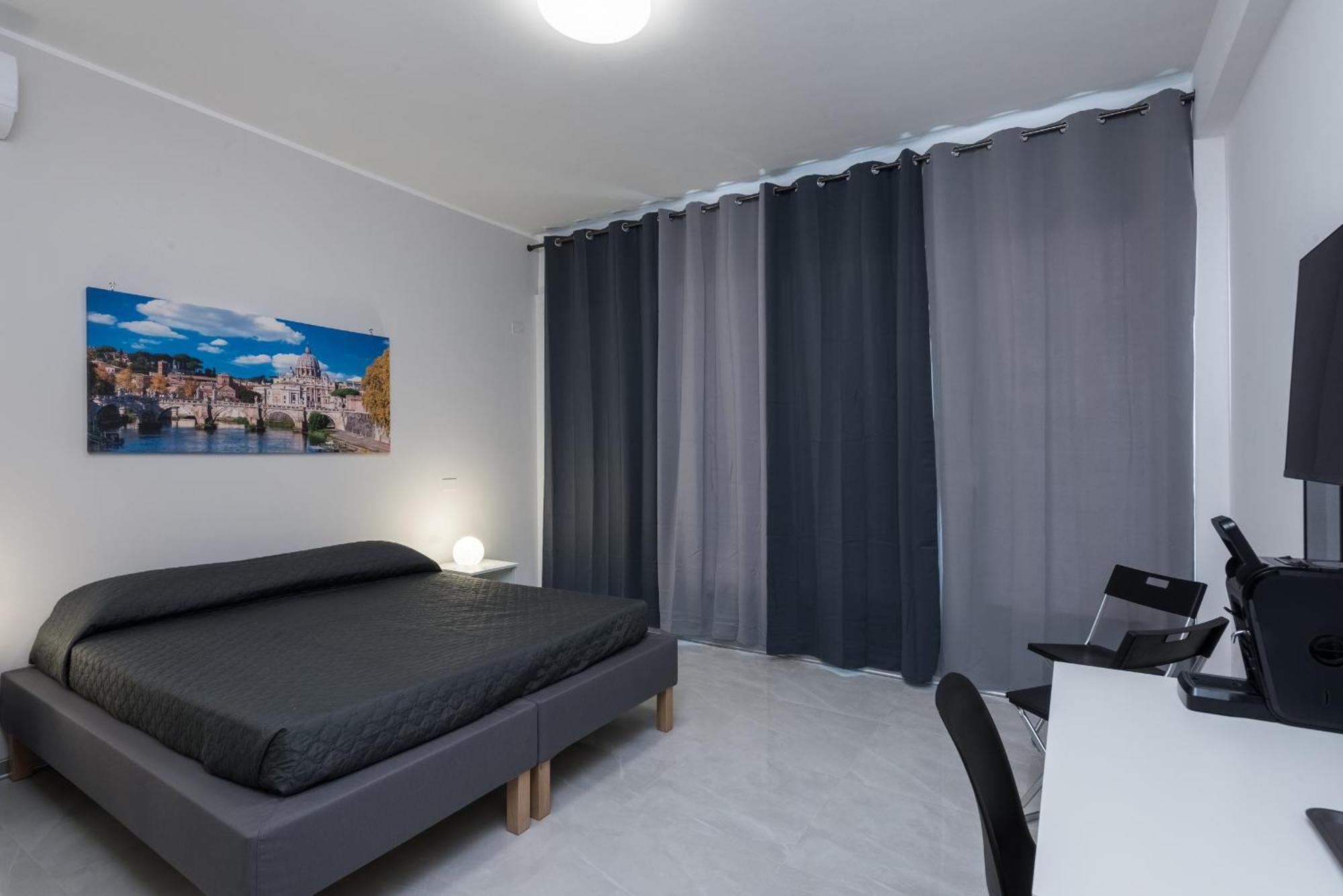 Travelershome Ciampino Airport Guesthouse 600M To Airport Buitenkant foto