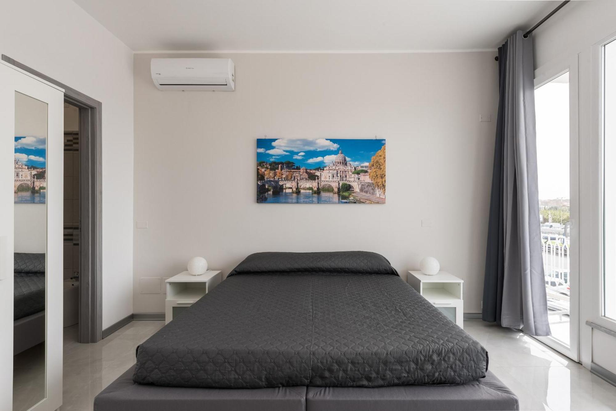 Travelershome Ciampino Airport Guesthouse 600M To Airport Buitenkant foto