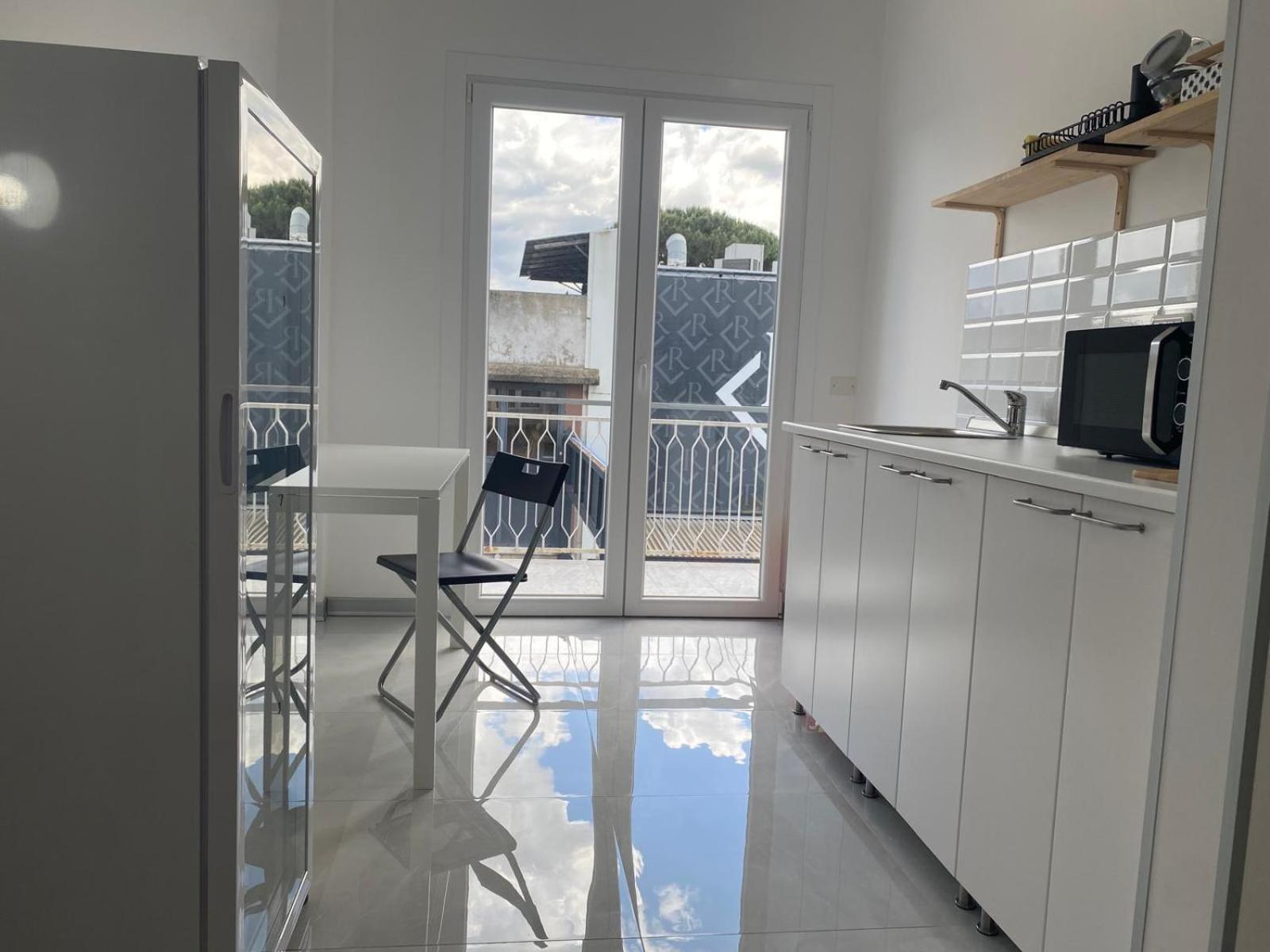 Travelershome Ciampino Airport Guesthouse 600M To Airport Buitenkant foto