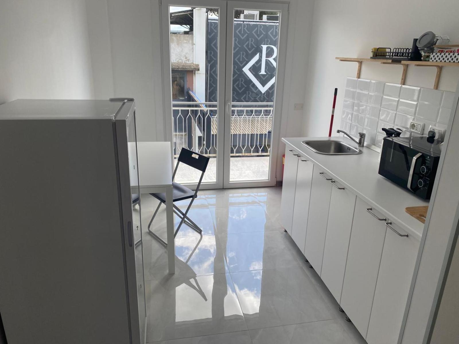 Travelershome Ciampino Airport Guesthouse 600M To Airport Buitenkant foto